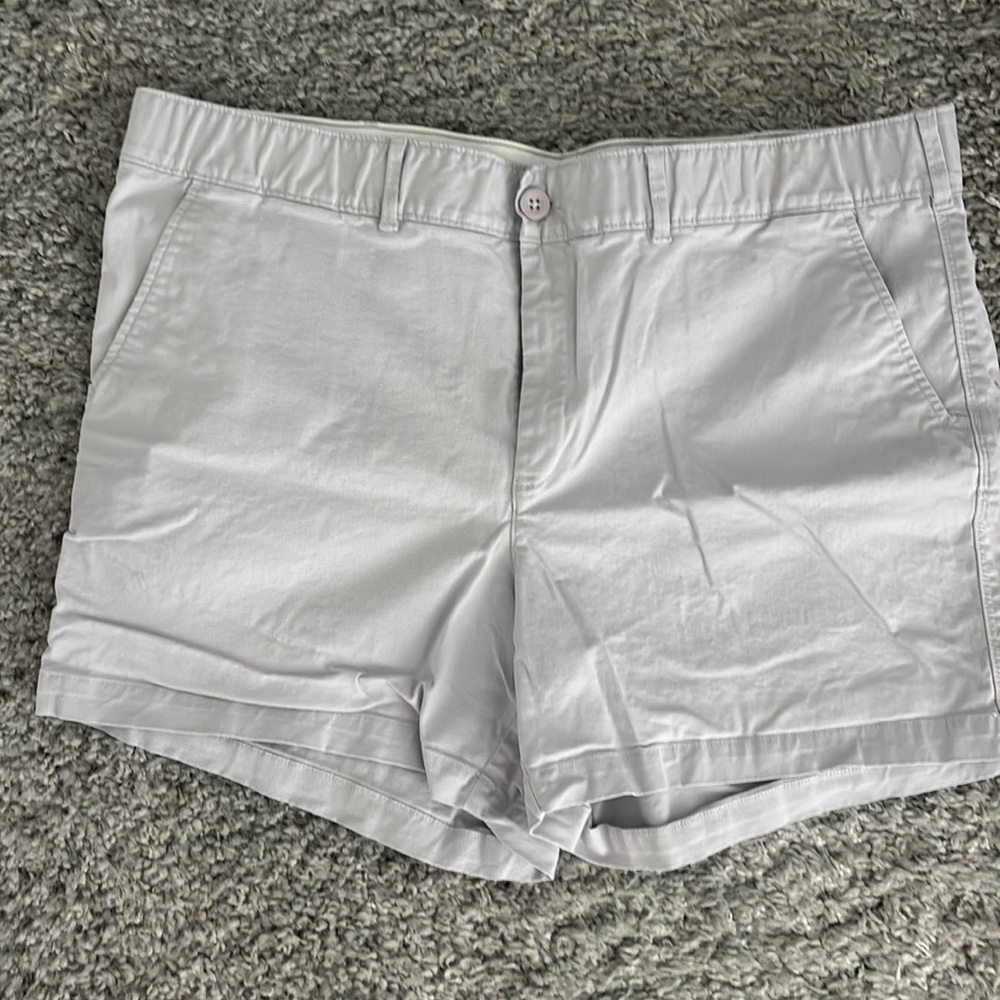 Eddie Bauer Legend Wash Shorts in Khaki 18W.